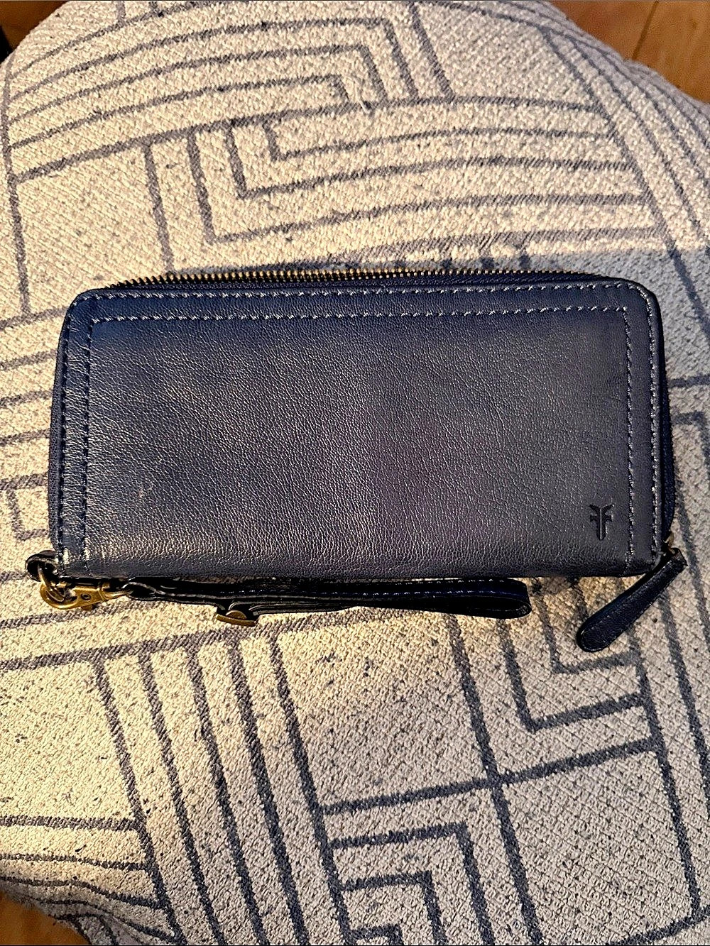 Frye Leather Purse Zip Around Continental Wallet Clutch Wristlet Drk Navy Blue